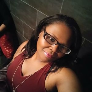 Meet your Posher, Ebony